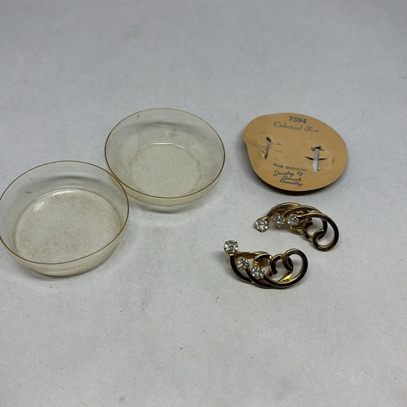 Lovely Sarah Coventry Celestial Fire earrings in original box! - Picture 9 of 10